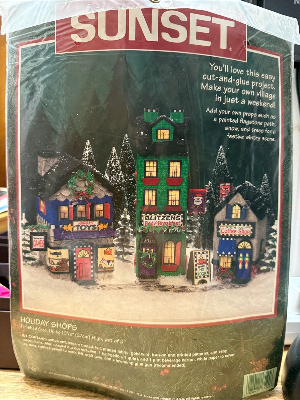 Sunset Green Holiday Shops Village Kit